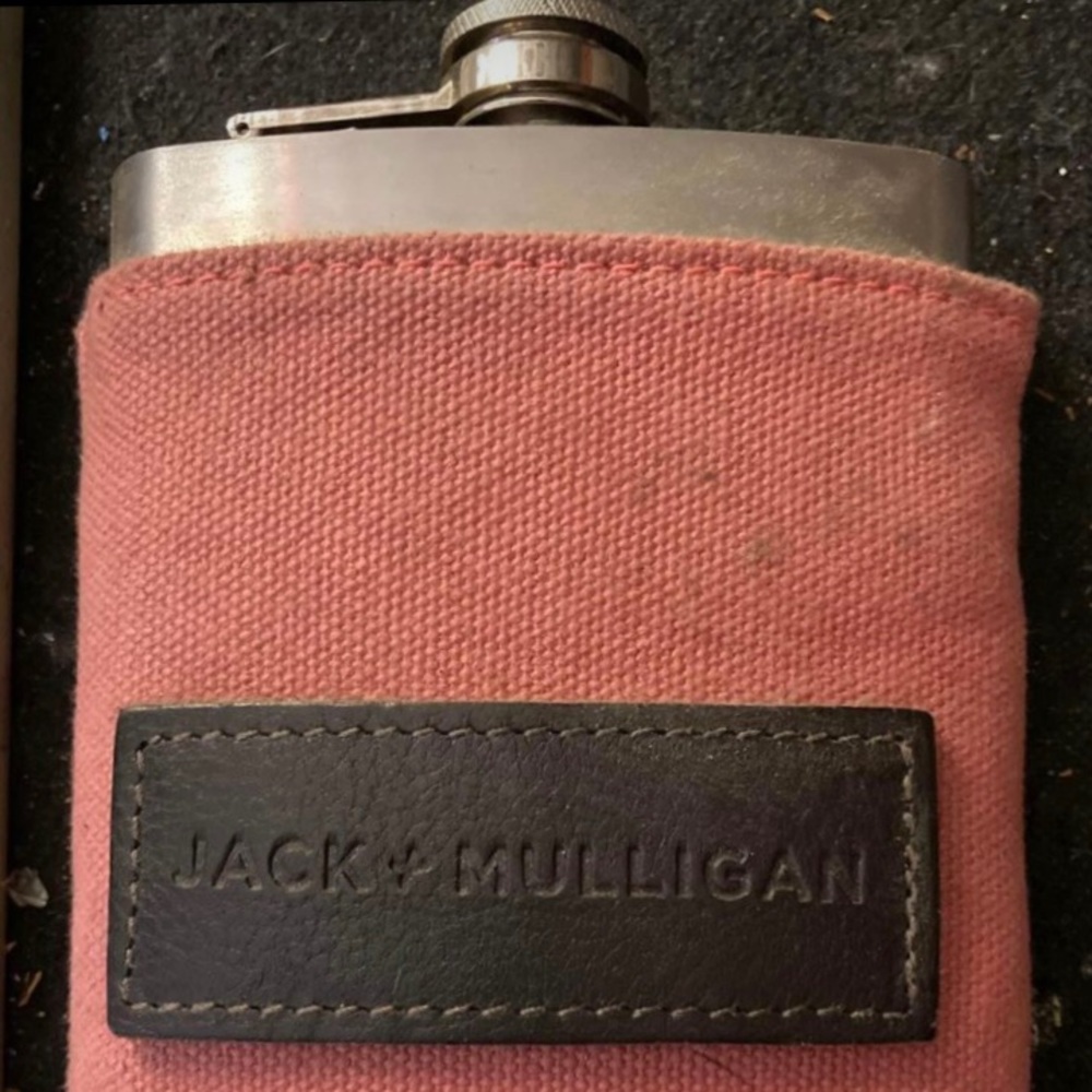 Jack + Mulligan flask with pink canvas case